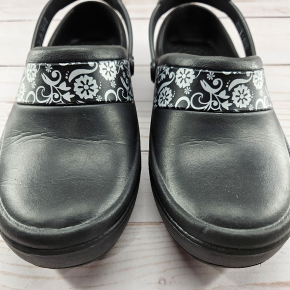 Crocs Mercy Slip Resistant‎ Work Clogs Womens Size 5 Black Silver Floral 10876 - Picture 3 of 12